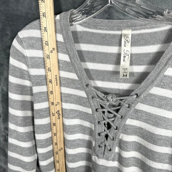 Pina Rossi Woman’s Top Gray And White Striped Lace Upfront Side Slits Medium - Picture 6 of 12